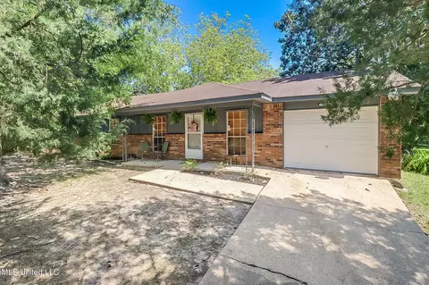 15201 Lawton Dr, Biloxi, MS 39532