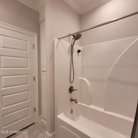 Bath - 157 Glenwild Trl, Canton, MS 39046 photo 2 of 6