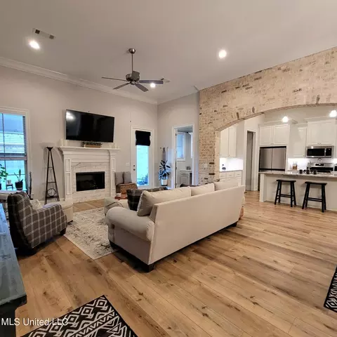 Living - 157 Glenwild Trl, Canton, MS 39046 photo 8 of 8