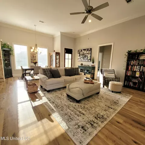 Living - 157 Glenwild Trl, Canton, MS 39046 photo 2 of 8
