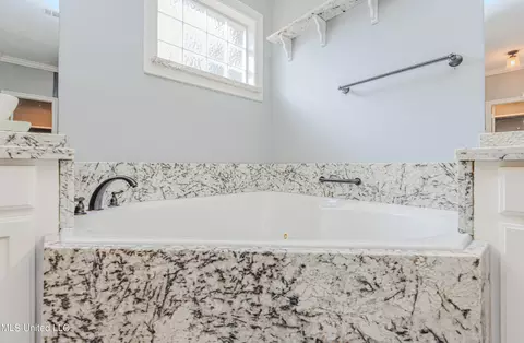 Bath - 116 Hickory Gln, Madison, MS 39110 photo 5 of 13