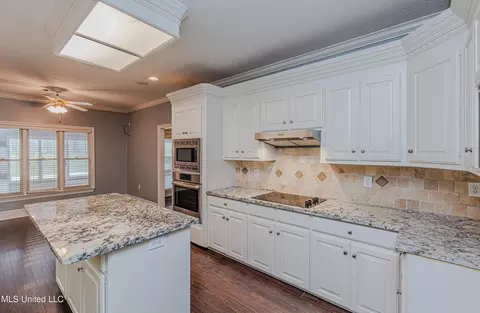Kitchen - 116 Hickory Gln, Madison, MS 39110 photo 4 of 8