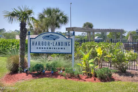 2421 Beachview Dr #F04, Ocean Springs, MS 39564