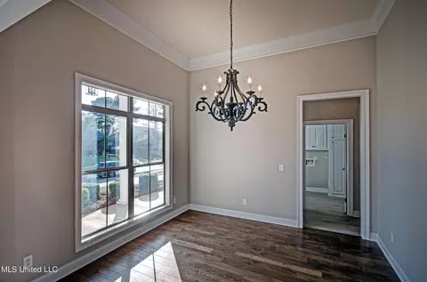 Dining - 149 Willow Crest Cir, Brandon, MS 39047 photo 1 of 2