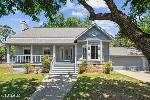 4534 Shadow Wood Cir, Pascagoula, MS 39581