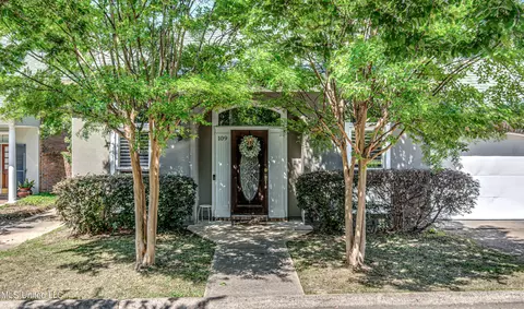 Exterior - 109 Northpointe Pkwy, Jackson, MS 39211 photo 2 of 12