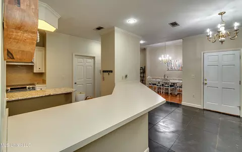 Kitchen - 109 Northpointe Pkwy, Jackson, MS 39211 photo 9 of 10