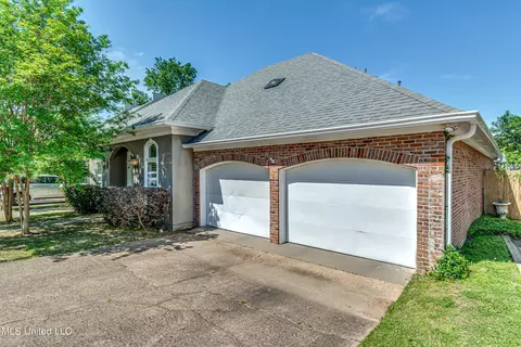Exterior - 109 Northpointe Pkwy, Jackson, MS 39211 photo 10 of 12