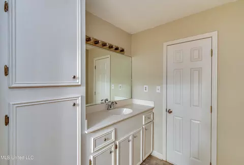 Bath - 109 Northpointe Pkwy, Jackson, MS 39211 photo 8 of 9
