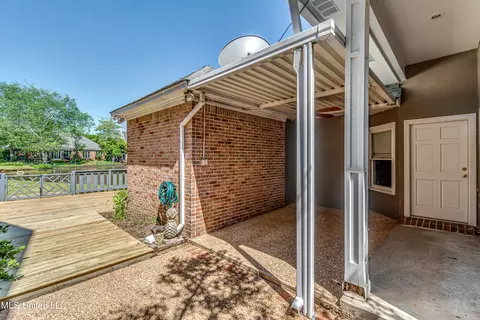 Exterior - 109 Northpointe Pkwy, Jackson, MS 39211 photo 4 of 12