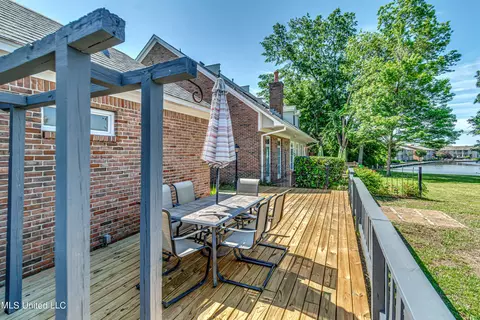 Exterior - 109 Northpointe Pkwy, Jackson, MS 39211 photo 7 of 12