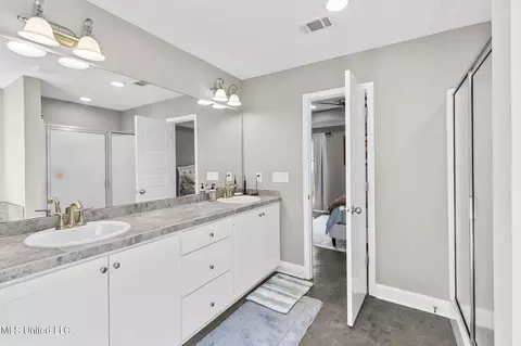 Bath - 1530 Arcadia Ln, Brandon, MS 39042 photo 3 of 5