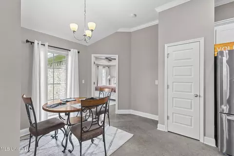 Dining - 1530 Arcadia Ln, Brandon, MS 39042 photo 2 of 2