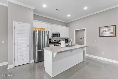 Kitchen - 1530 Arcadia Ln, Brandon, MS 39042 photo 1 of 5