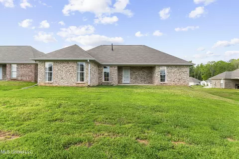 Exterior - 1530 Arcadia Ln, Brandon, MS 39042 photo 8 of 9