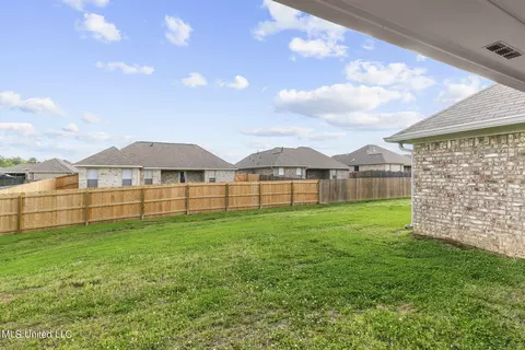 Exterior - 1530 Arcadia Ln, Brandon, MS 39042 photo 6 of 9