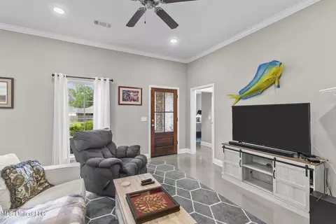 Living - 1530 Arcadia Ln, Brandon, MS 39042 photo 1 of 4