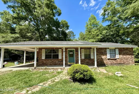 34 Justin Rd, Carriere, MS 39426