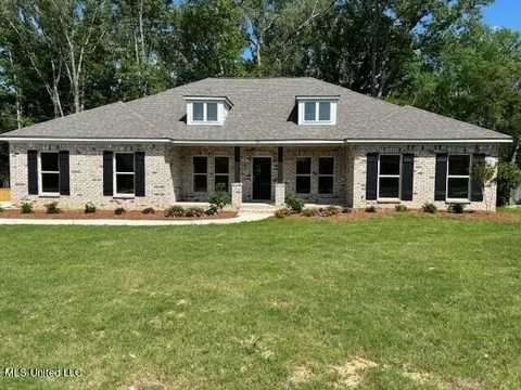 119 Bentwood Dr, Clinton, MS 39056