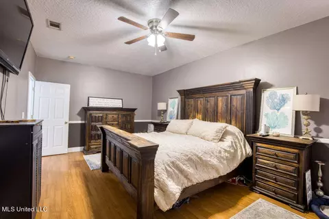 Bedroom - 9474 Dunn Rd, Moss Point, MS 39562 photo 2 of 4