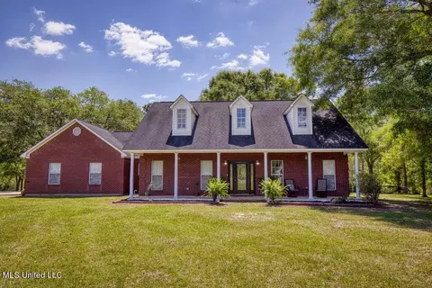 9474 Dunn Rd, Moss Point, MS 39562
