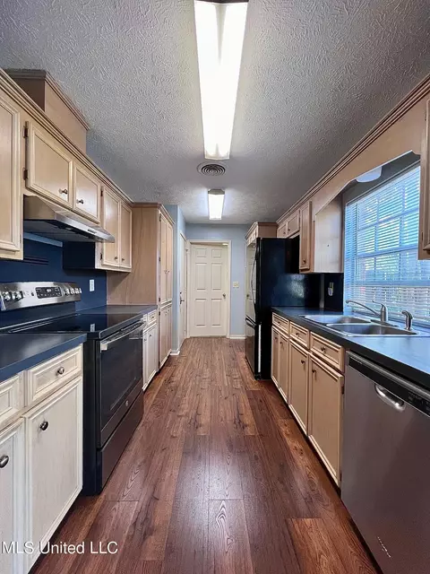 Kitchen - 116 Villa Way, Clinton, MS 39056 photo 1 of 2