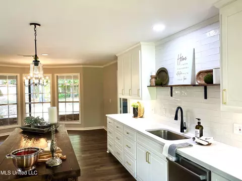 Kitchen - 5459 Red Fox Rd, Jackson, MS 39211 photo 4 of 21