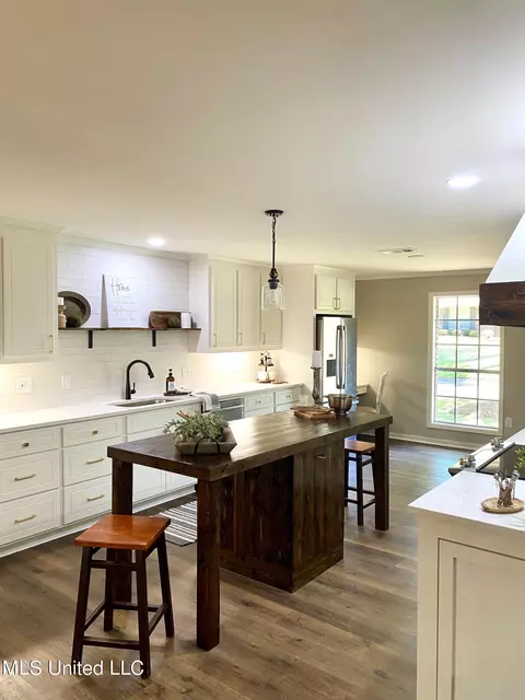 Kitchen - 5459 Red Fox Rd, Jackson, MS 39211 photo 20 of 21