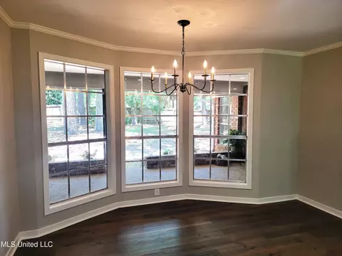 Dining - 5459 Red Fox Rd, Jackson, MS 39211 photo 1 of 2