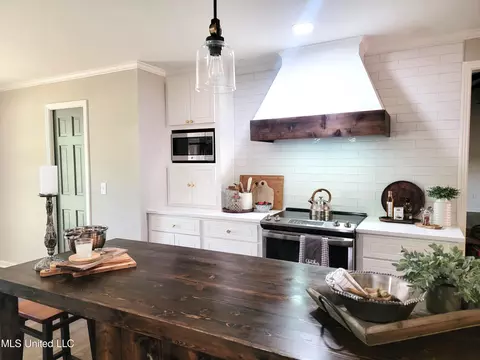 Kitchen - 5459 Red Fox Rd, Jackson, MS 39211 photo 3 of 21