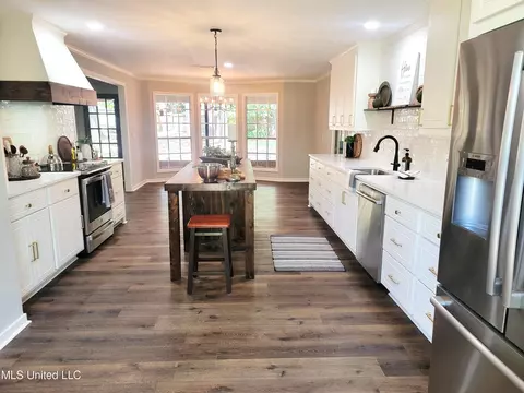 Kitchen - 5459 Red Fox Rd, Jackson, MS 39211 photo 2 of 21