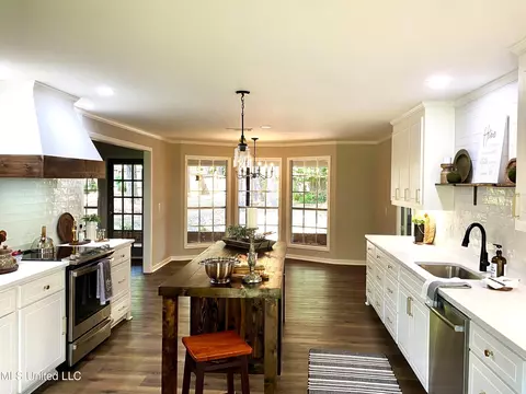 Kitchen - 5459 Red Fox Rd, Jackson, MS 39211 photo 10 of 21
