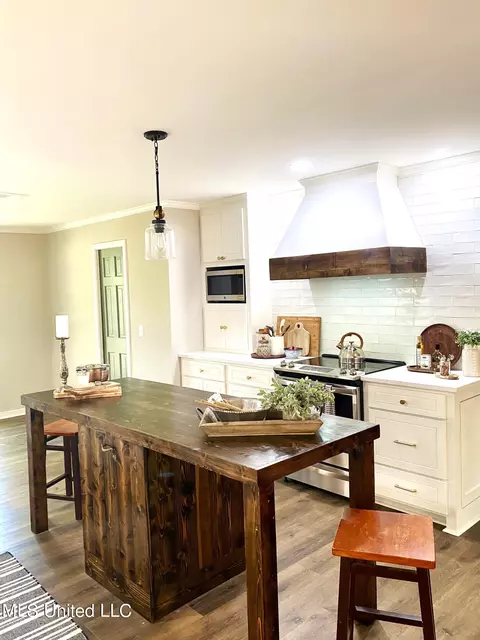 Kitchen - 5459 Red Fox Rd, Jackson, MS 39211 photo 14 of 21