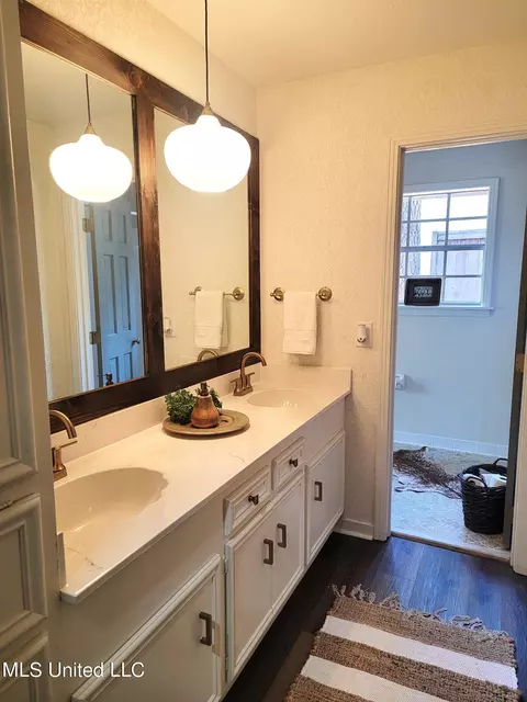 Bath - 5459 Red Fox Rd, Jackson, MS 39211 photo 20 of 20
