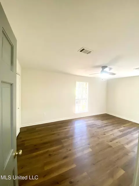 Bedroom - 5459 Red Fox Rd, Jackson, MS 39211 photo 3 of 4