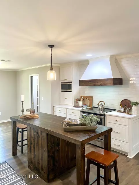 Kitchen - 5459 Red Fox Rd, Jackson, MS 39211 photo 16 of 21