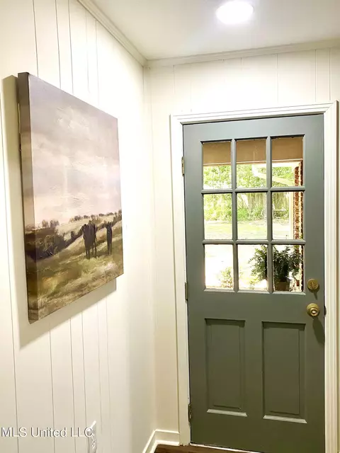 Entry Way - 5459 Red Fox Rd, Jackson, MS 39211 photo 5 of 5