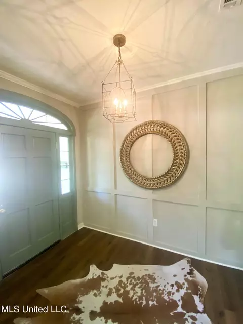 Entry Way - 5459 Red Fox Rd, Jackson, MS 39211 photo 3 of 5