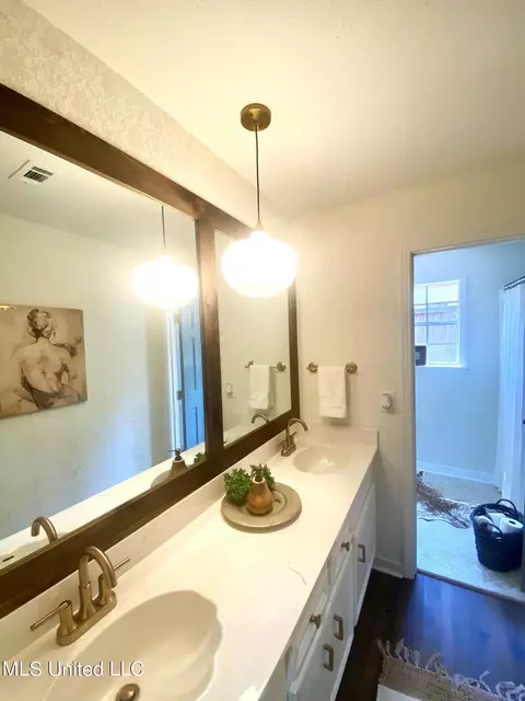 Bath - 5459 Red Fox Rd, Jackson, MS 39211 photo 17 of 20