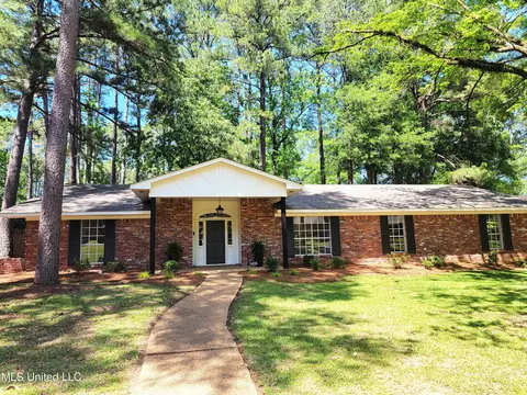 5459 Red Fox Rd, Jackson, MS 39211