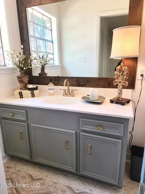 Bath - 5459 Red Fox Rd, Jackson, MS 39211 photo 7 of 20