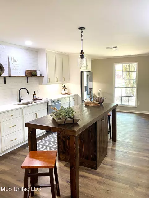 Kitchen - 5459 Red Fox Rd, Jackson, MS 39211 photo 19 of 21