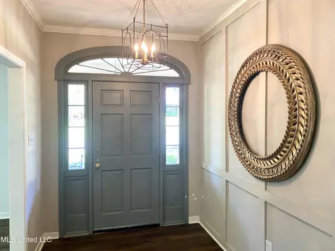 Entry Way - 5459 Red Fox Rd, Jackson, MS 39211 photo 2 of 5