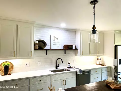 Kitchen - 5459 Red Fox Rd, Jackson, MS 39211 photo 18 of 21