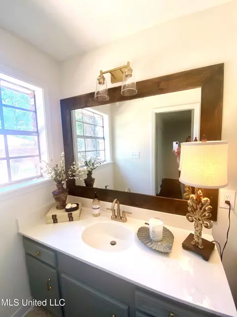 Bath - 5459 Red Fox Rd, Jackson, MS 39211 photo 9 of 20