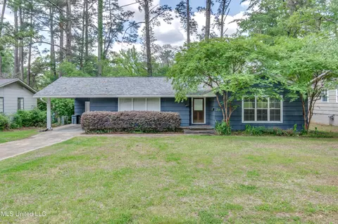 1060 Parkwood Pl, Jackson, MS 39206