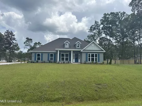 18882 Harrington Cir, Biloxi, MS 39532