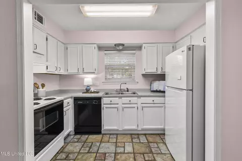 825 Harbor Bend Dr, Brandon, MS 39047 photo 12