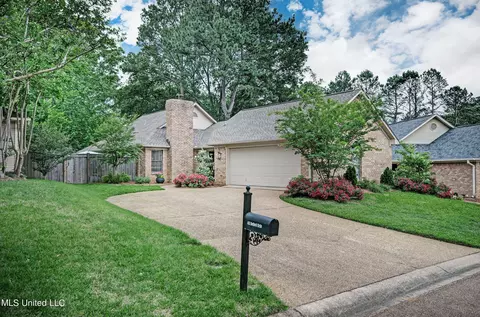 613 Bedford Cir, Madison, MS 39110