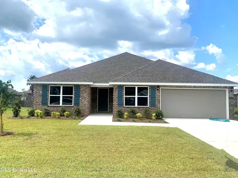 10175 Woodbury Dr, Gulfport, MS 39503